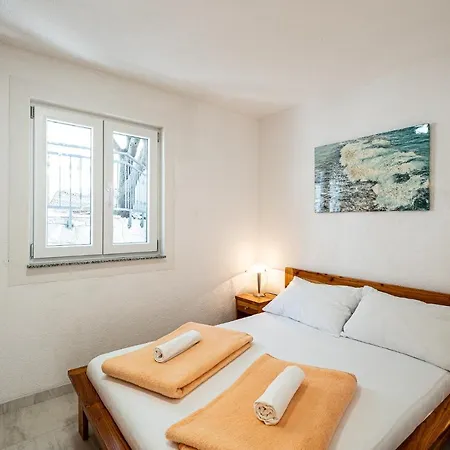 Apartments Matea With Pool And Sea View Cesarica Exterior photo