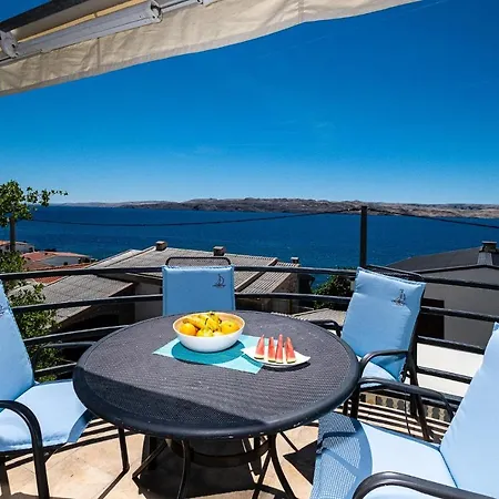 Apartments Matea With Pool And Sea View Cesarica Exterior photo