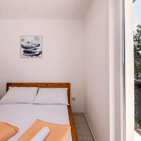 Apartments Matea With Pool And Sea View Cesarica Exterior photo