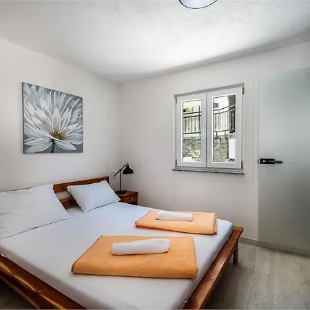 Apartments Matea With Pool And Sea View Cesarica Exterior photo