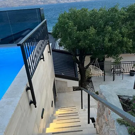 Apartments Matea With Pool And Sea View Cesarica Exterior photo