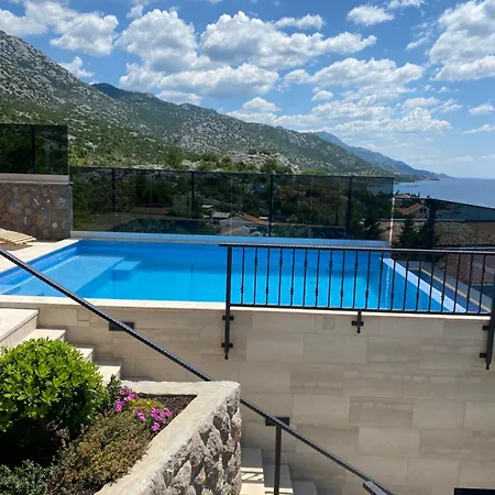 Apartments Matea With Pool And Sea View Cesarica Exterior photo