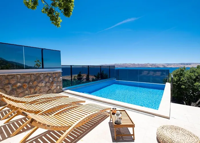Apartments Matea With Pool And Sea View
