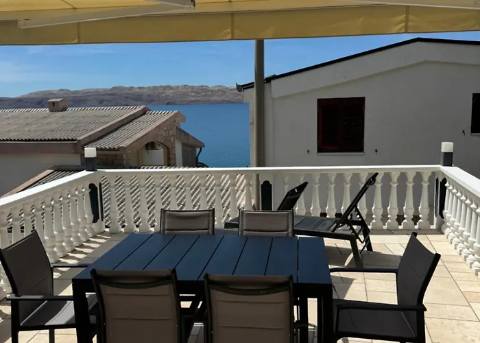 Apartments Matea With Pool And Sea View