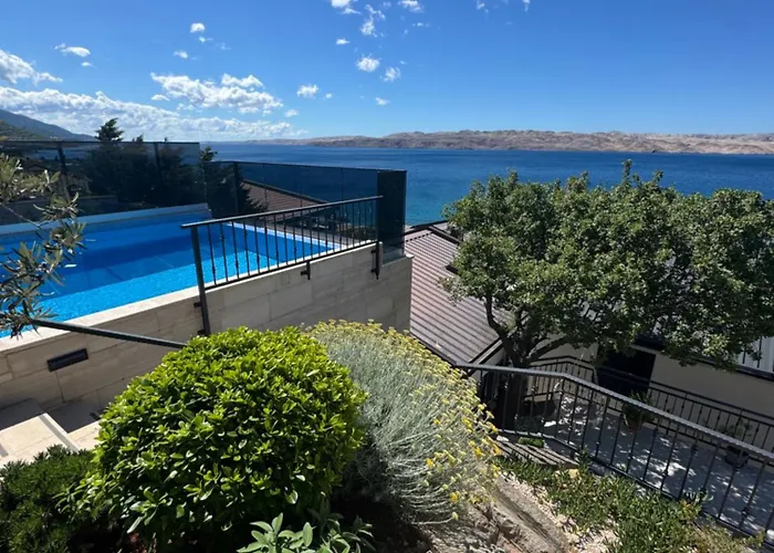 Apartments Matea With Pool And Sea View