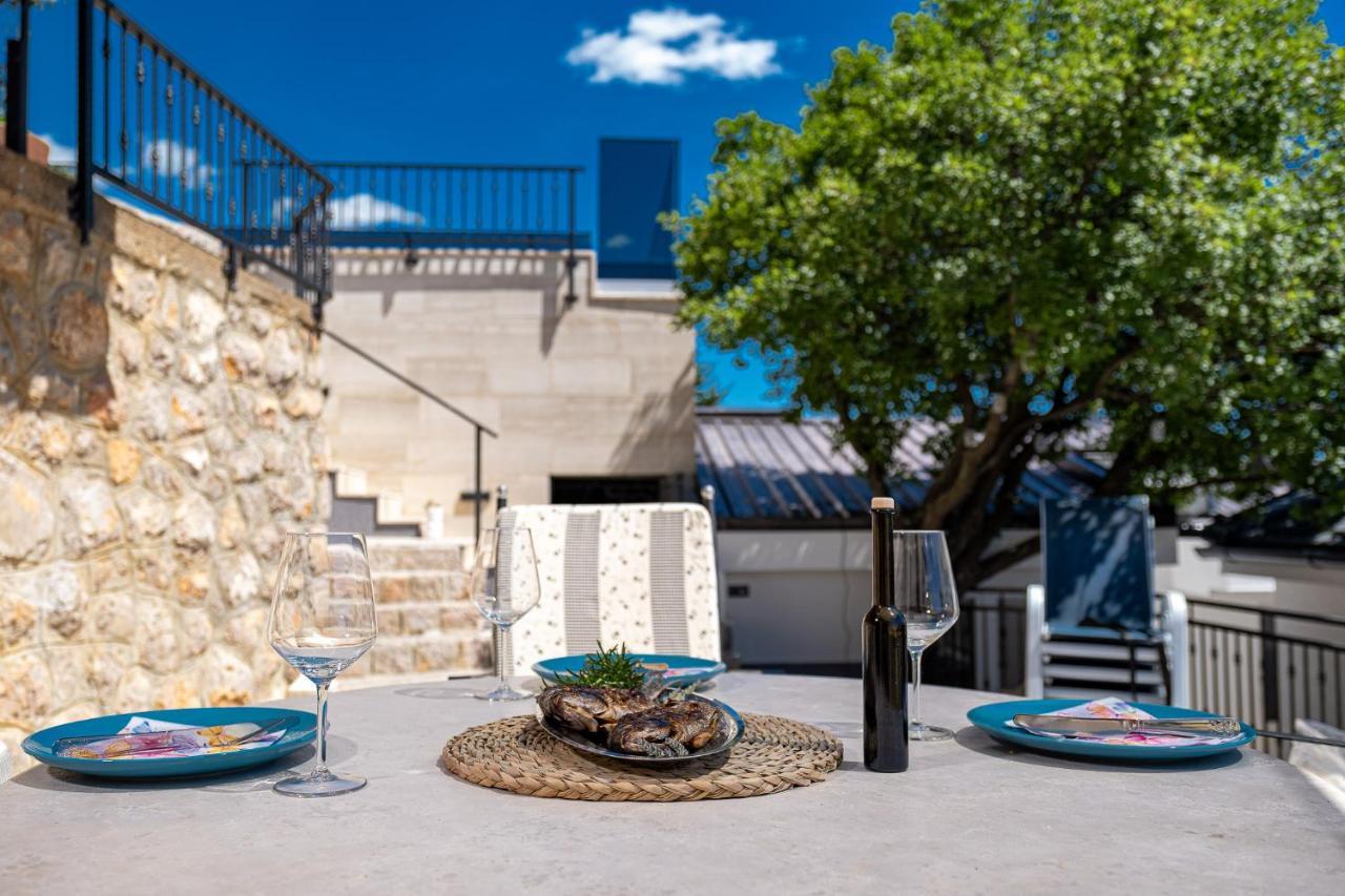 Appartement Matea With Pool And Sea View