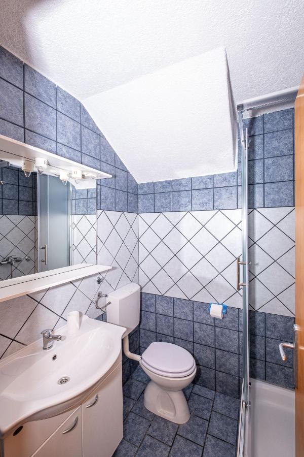 Matea With Pool And Sea View Appartement Cesarica