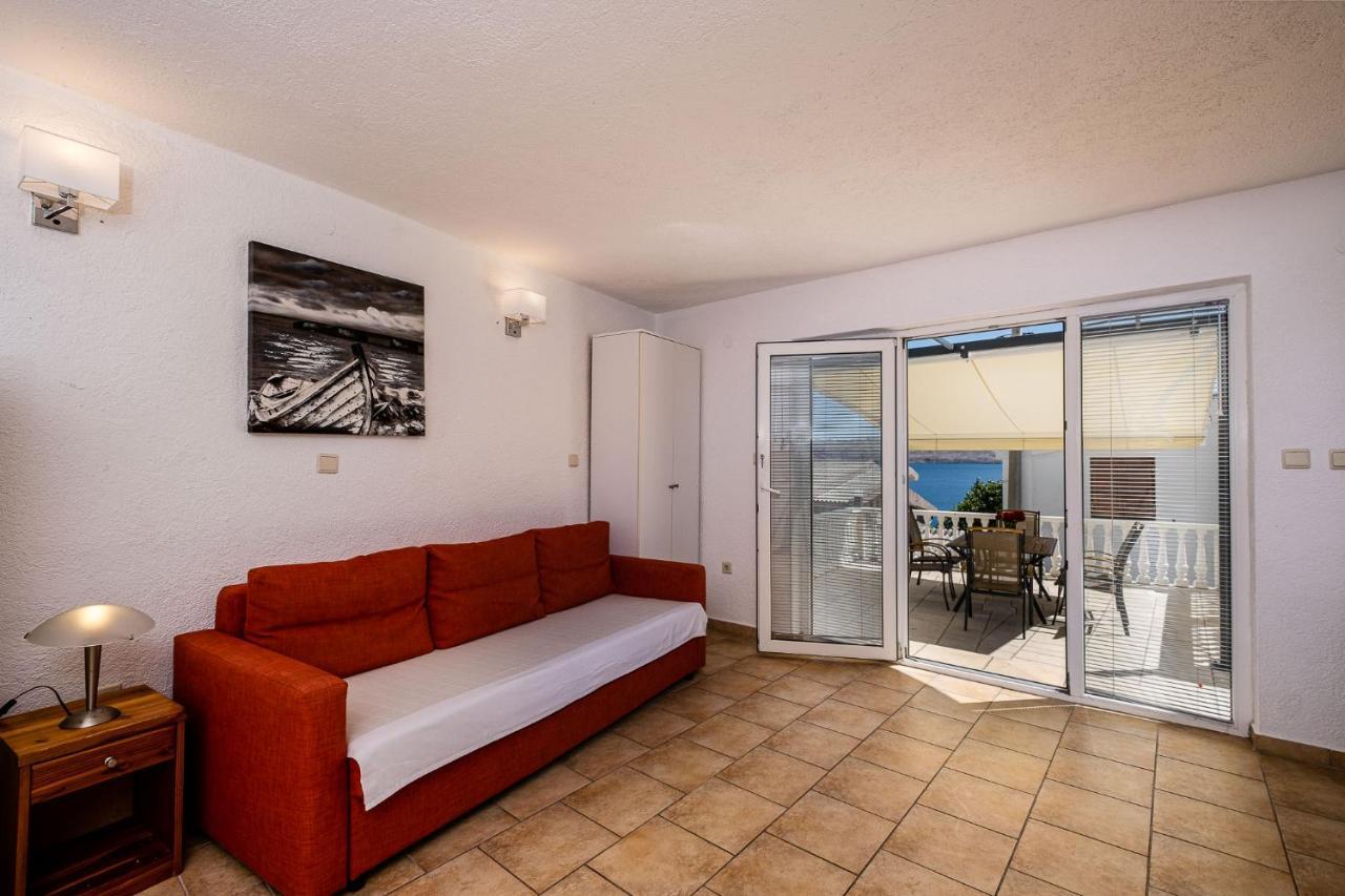 Appartement Matea With Pool And Sea View Cesarica