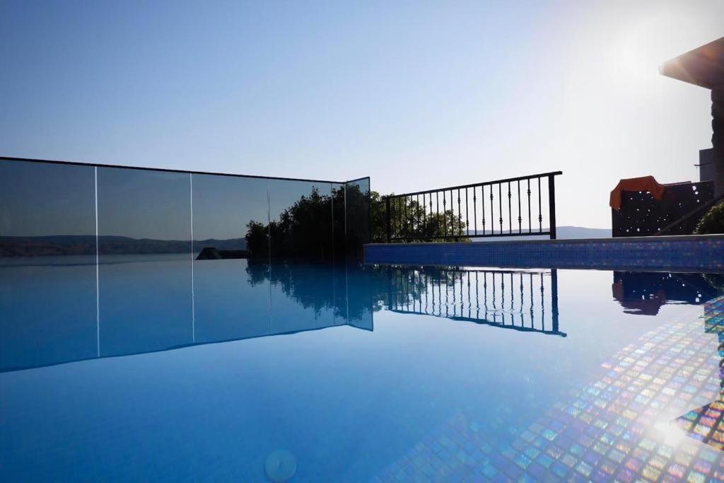 Matea With Pool And Sea View * Cesarica