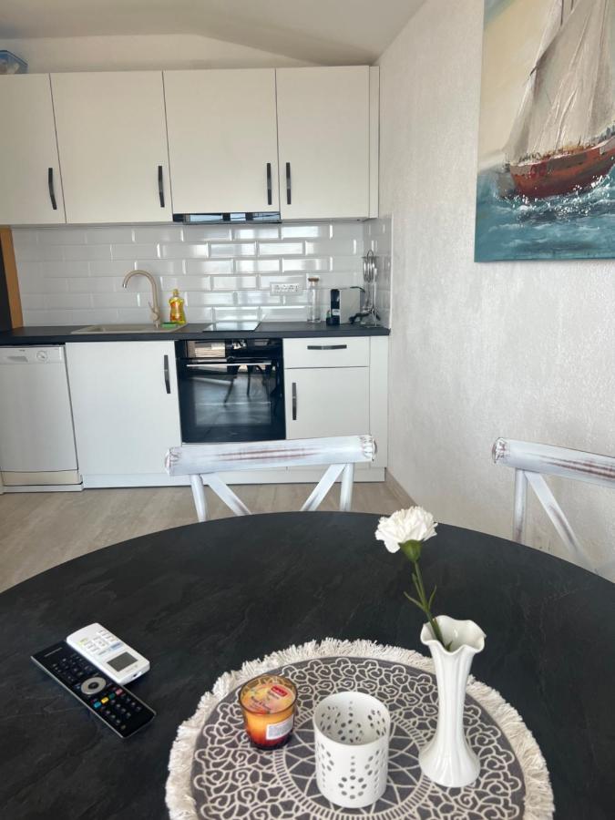 Apartament Matea With Pool And Sea View Cesarica