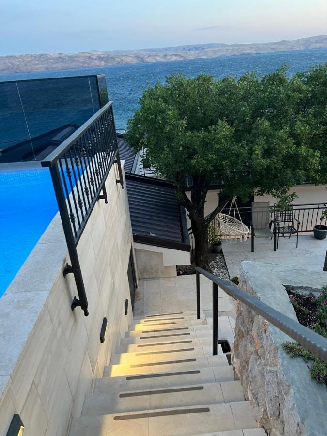 Matea With Pool And Sea View Apartment