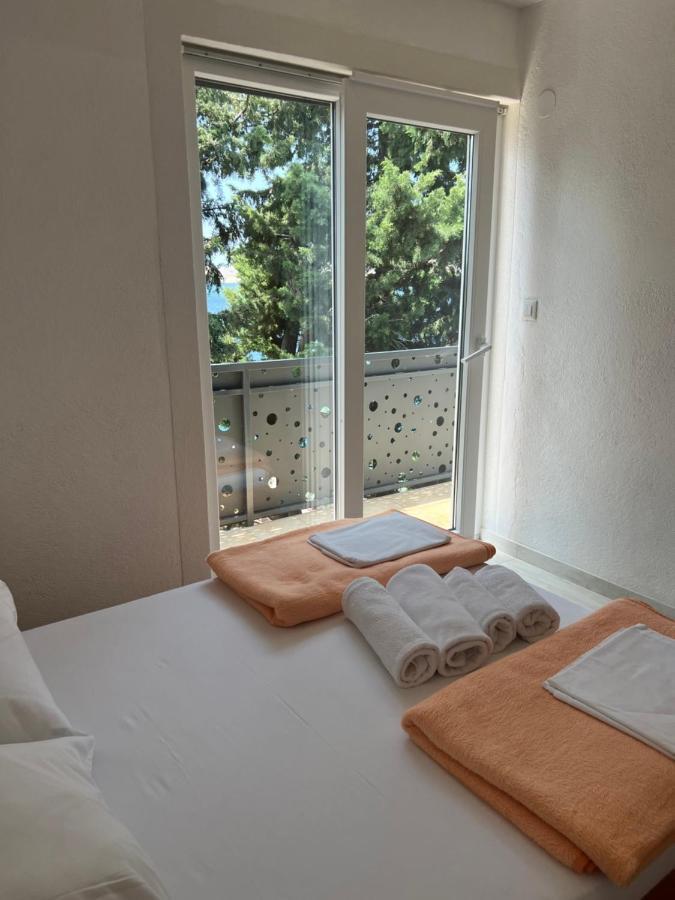 Apartment Matea With Pool And Sea View Cesarica